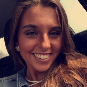 Meet your Posher, Madelyn